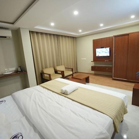Bigmall Residency Hotel Kannangad Exterior foto